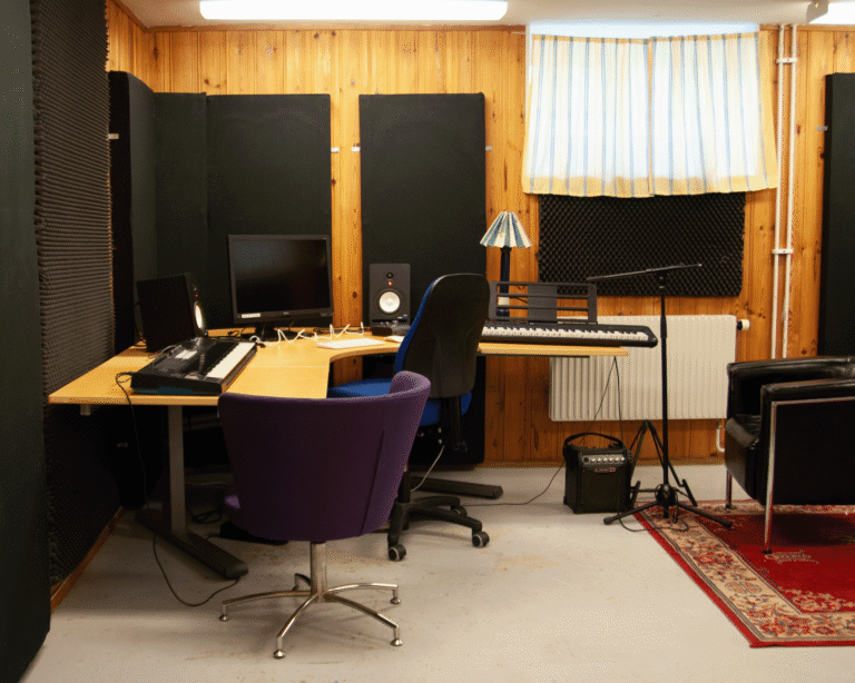 Aktiviteter såsom musikstudion på Nya Tag HVB Hunnebostrand och behandlingshem