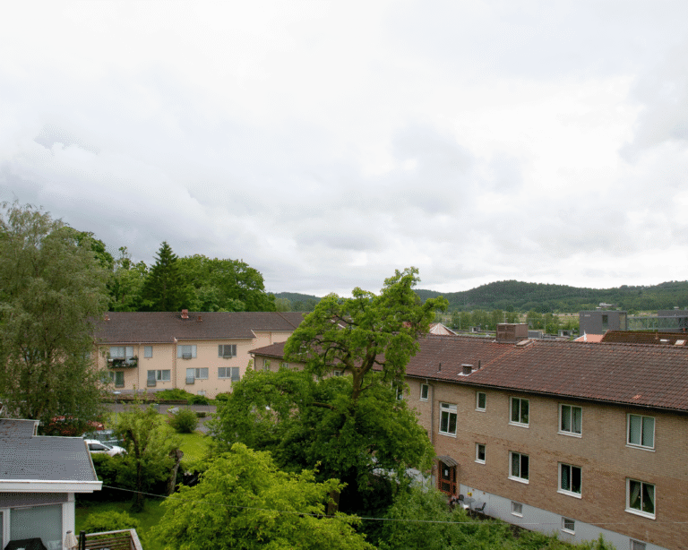 Ursikten från huvudentrén Nya Tag Surte