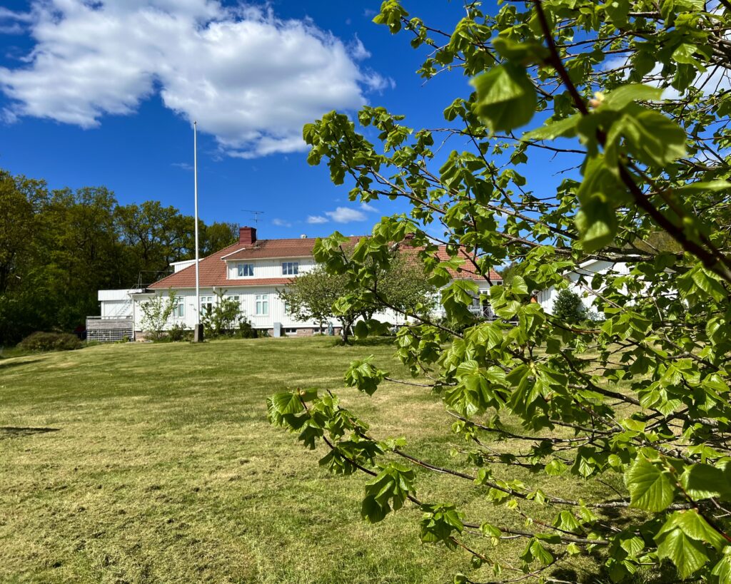 Följ med på våra enheter – Tillbaka på HVB Steg 1 i Hunnebostrand